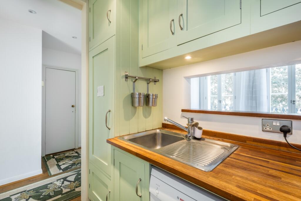 Apartment in London - View 5
