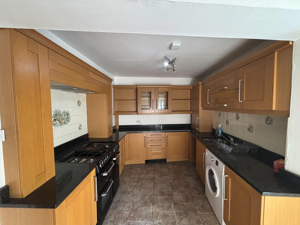North Road, Bargoed photo 3