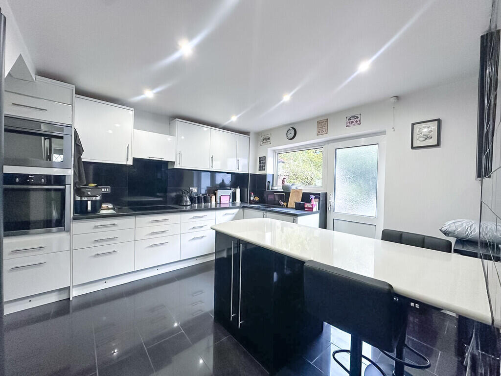 House in Cardiff, Aber Valley - View 2