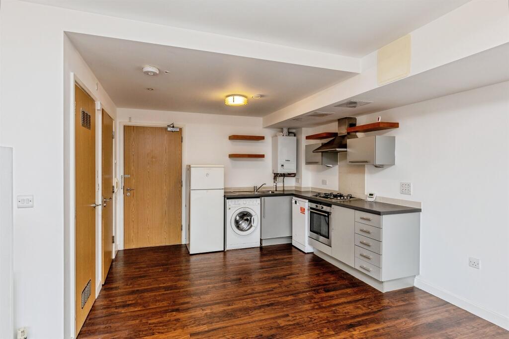 Apartment in Bristol, Canon's Marsh, City Centre - More