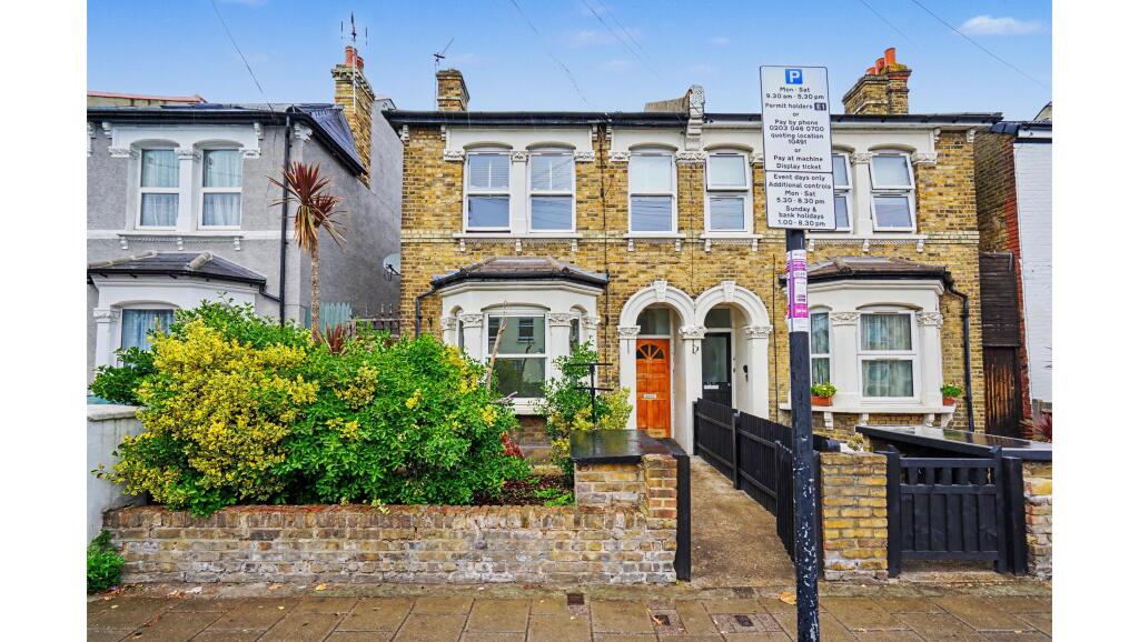 Main image of property: 16A Fountain Road, Tooting, London, SW17