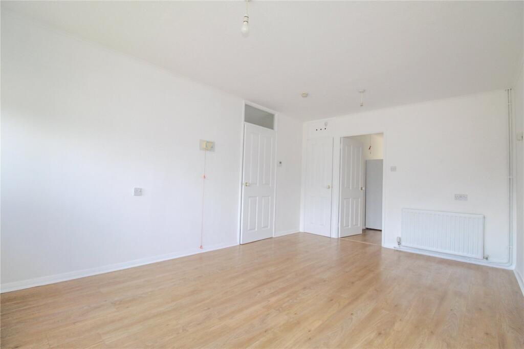 Weavers Drive, Trowbridge photo 5