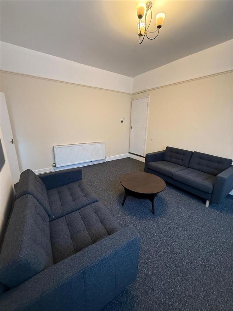 1 bedroom house share for rent