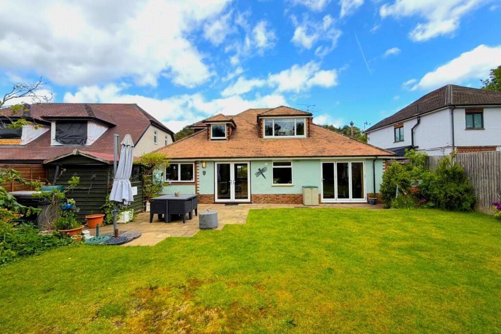 House in Guildford, Ash - View 4