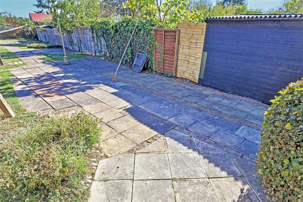 Holly Grove Road, Bramfield, HERTFORD photo 2
