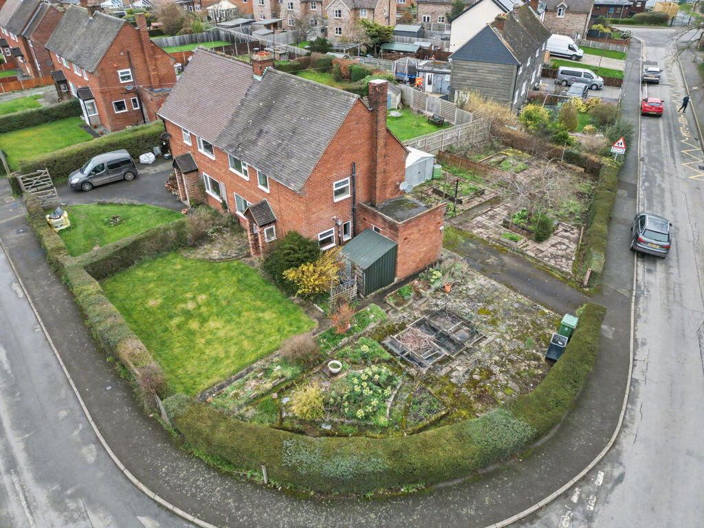 3-bed semi-detached on Linley Avenue, Pontesbury, Shrewsbury, SY5 0TQ, £230,000