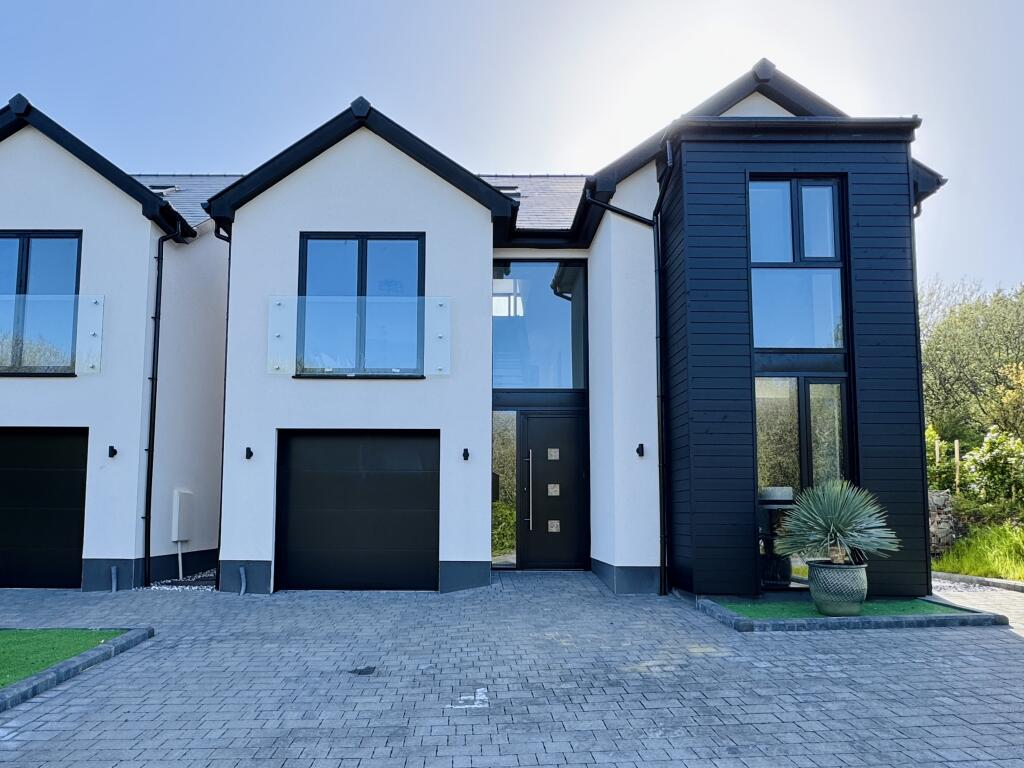 Main image of property: Clos y Gorlan, Foelgastell