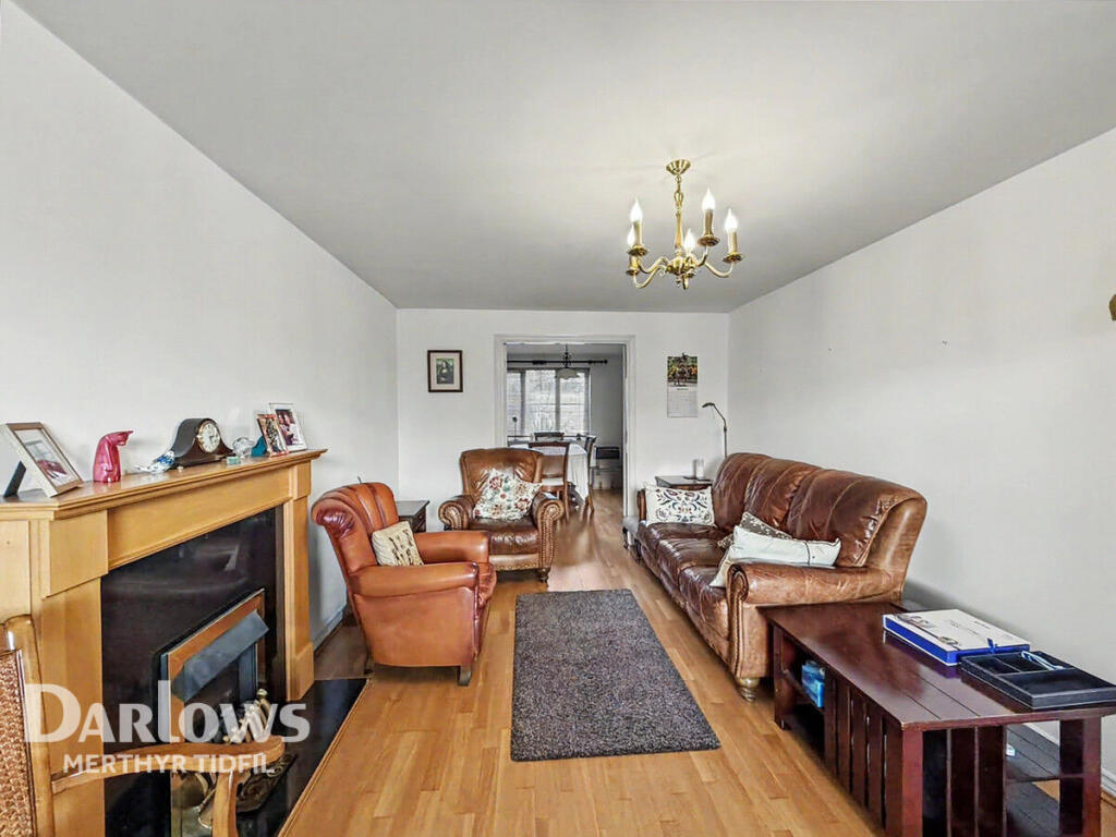 House in Merthyr Tydfil, Penyrheol, Town - View 2