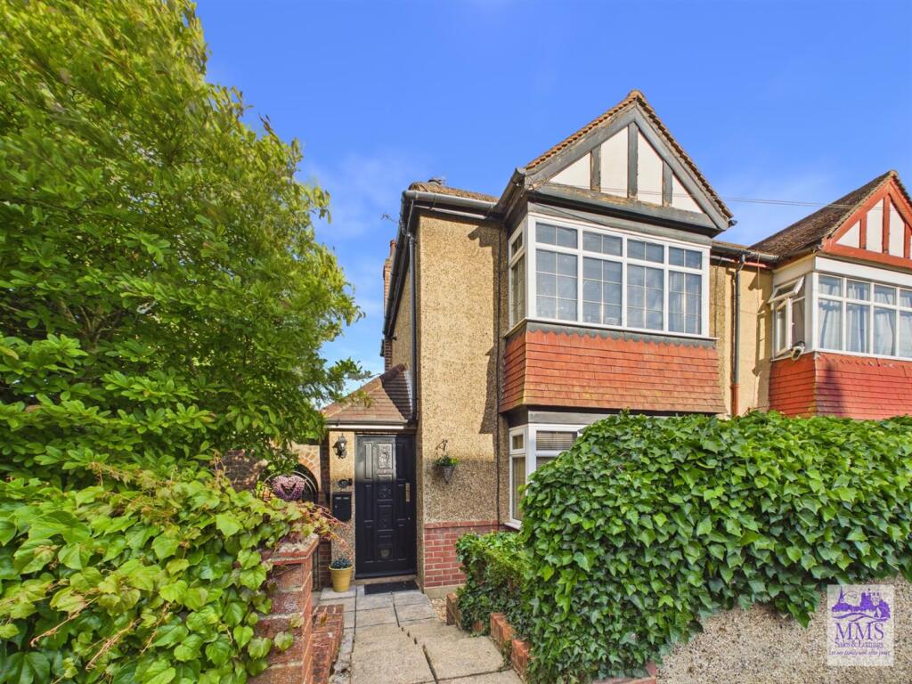 2-bed semi-detached on Jersey Road, Strood, £300,000