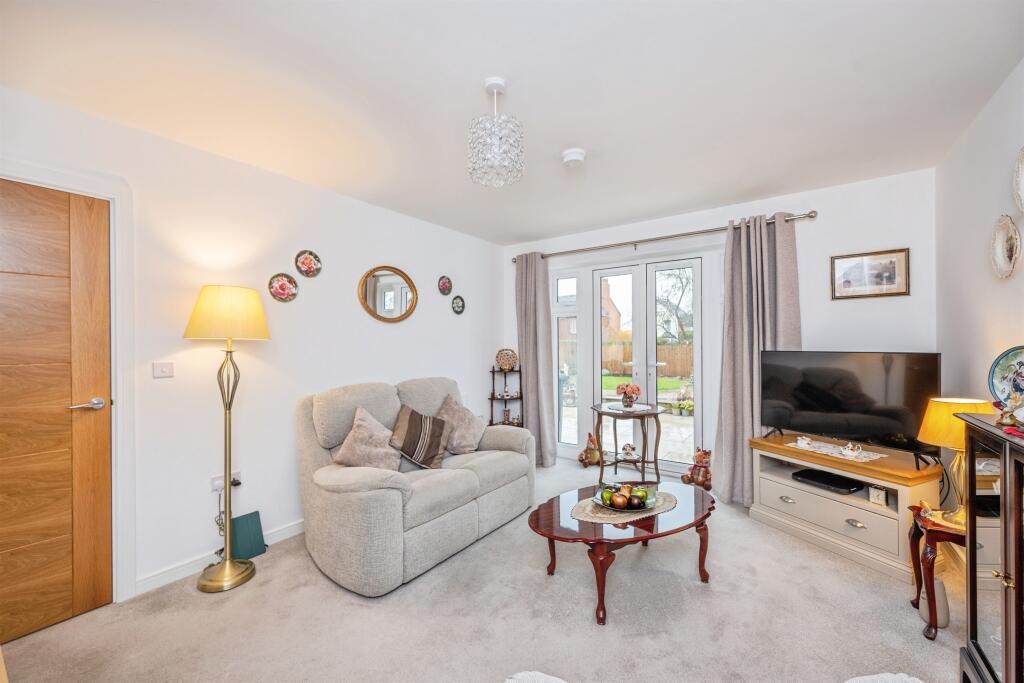 Kensington Drive, Hatton, Derby photo 5