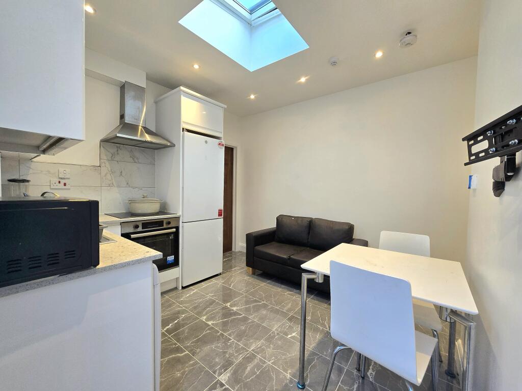 Apartment in London - View 4