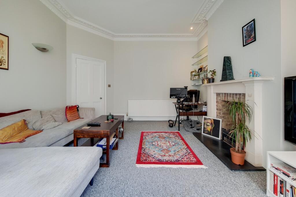 Apartment in London, West Kensington - More