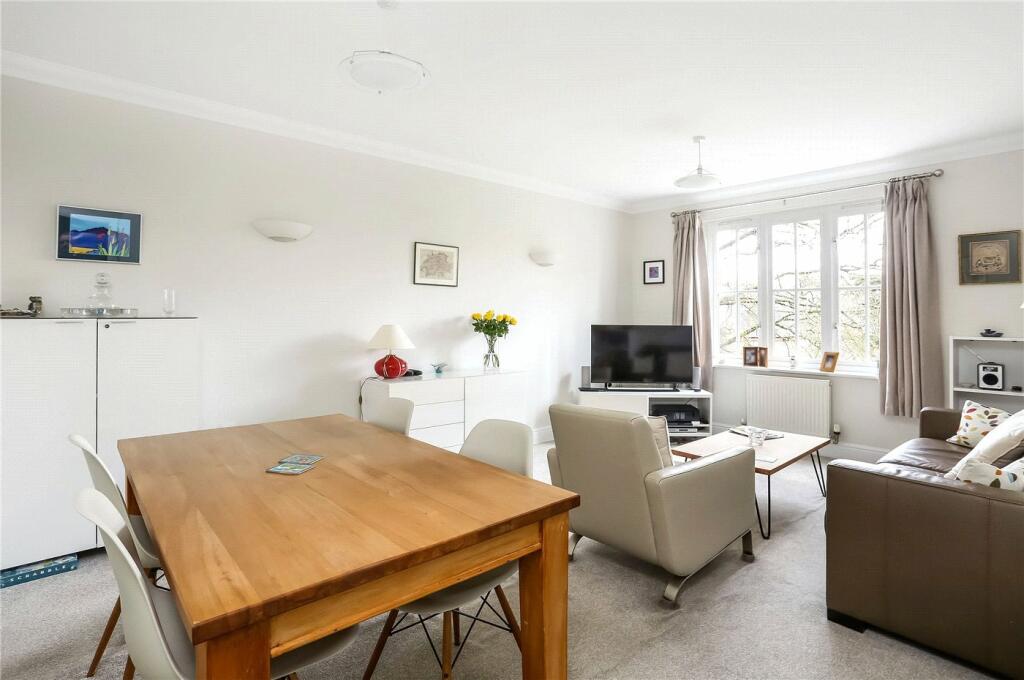 Apartment in Winchester, Sleepers' Hill - View 4