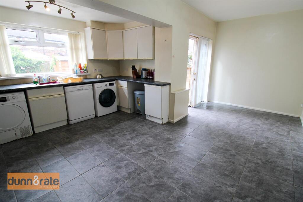 House in Stoke-on-Trent - More