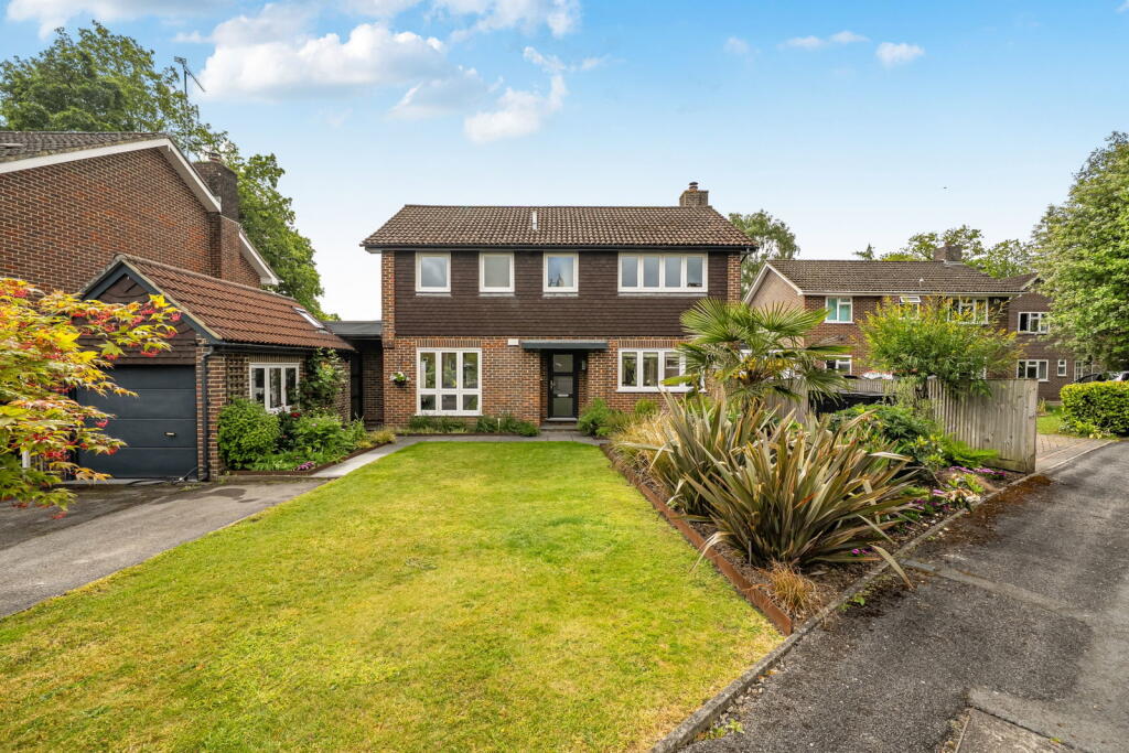 4-bed detached on Aird Close, Woolton Hill, Newbury, RG20 9UH, £699,950