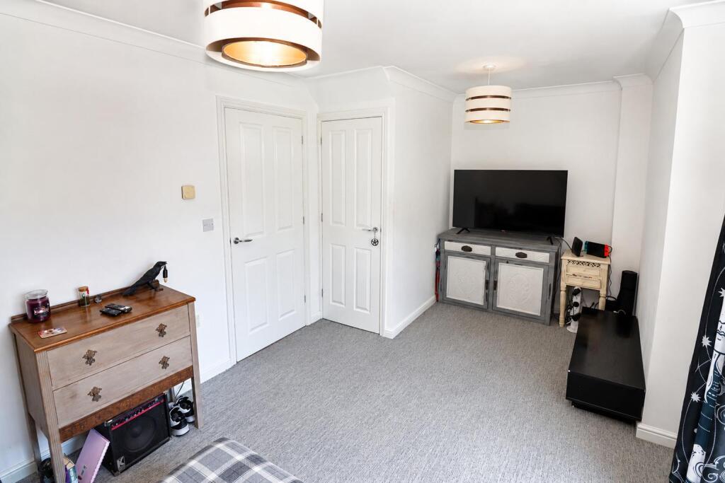 House in Rushden, North Northamptonshire - View 4