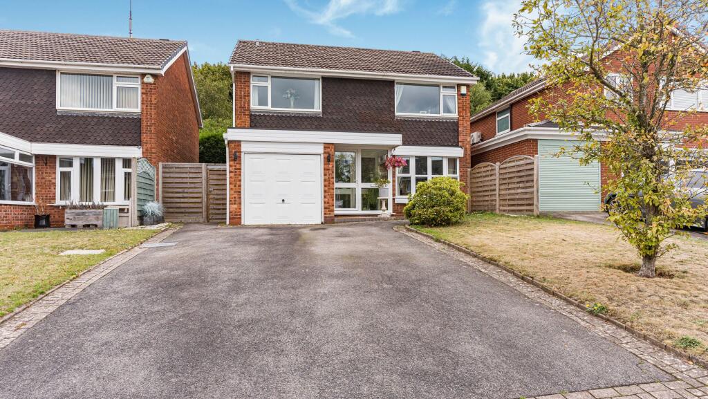 Main image of property: Chelsea Drive, Four Oaks, B74