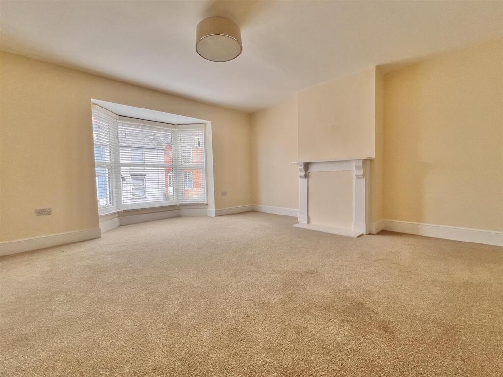 House in Portsmouth - View 4