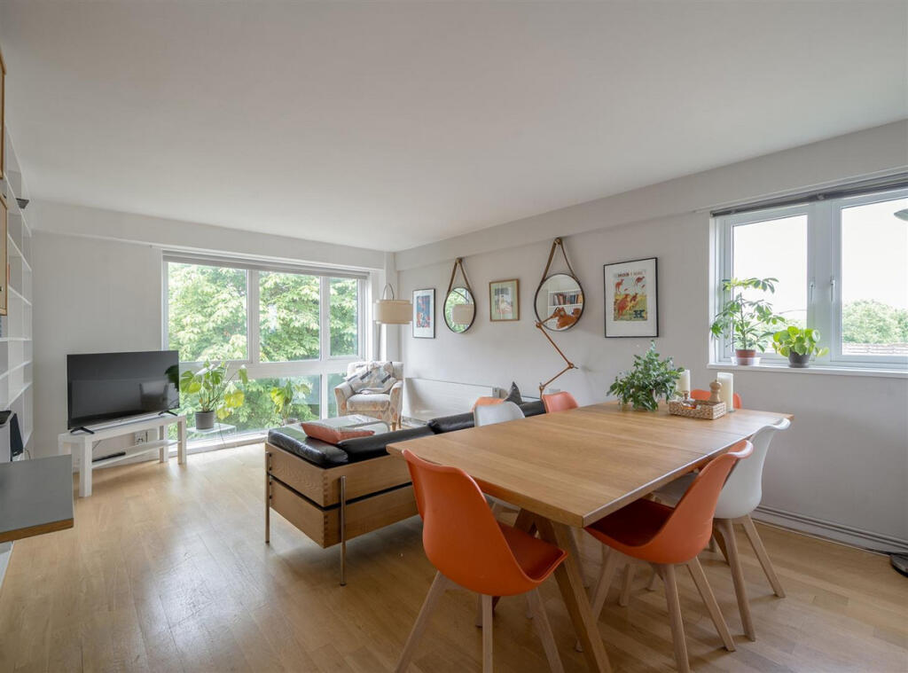 Apartment in London, Mozart Estate, Queen's Park