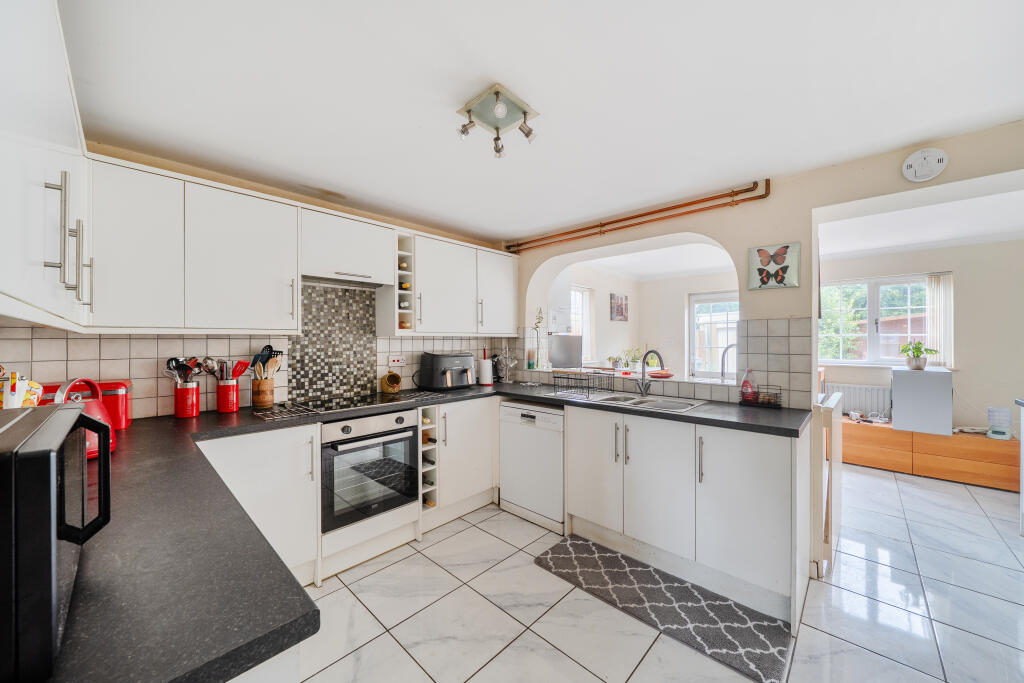 House in Gloucester - View 5