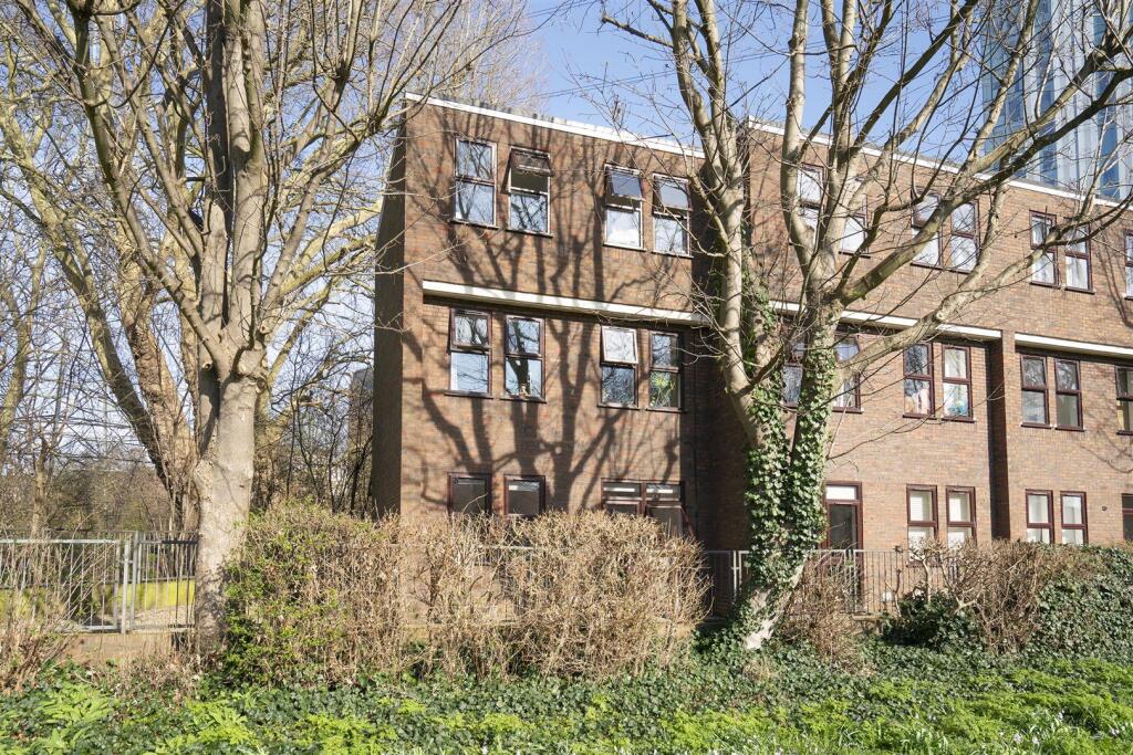 Main image of property: High Street, Colliers Wood