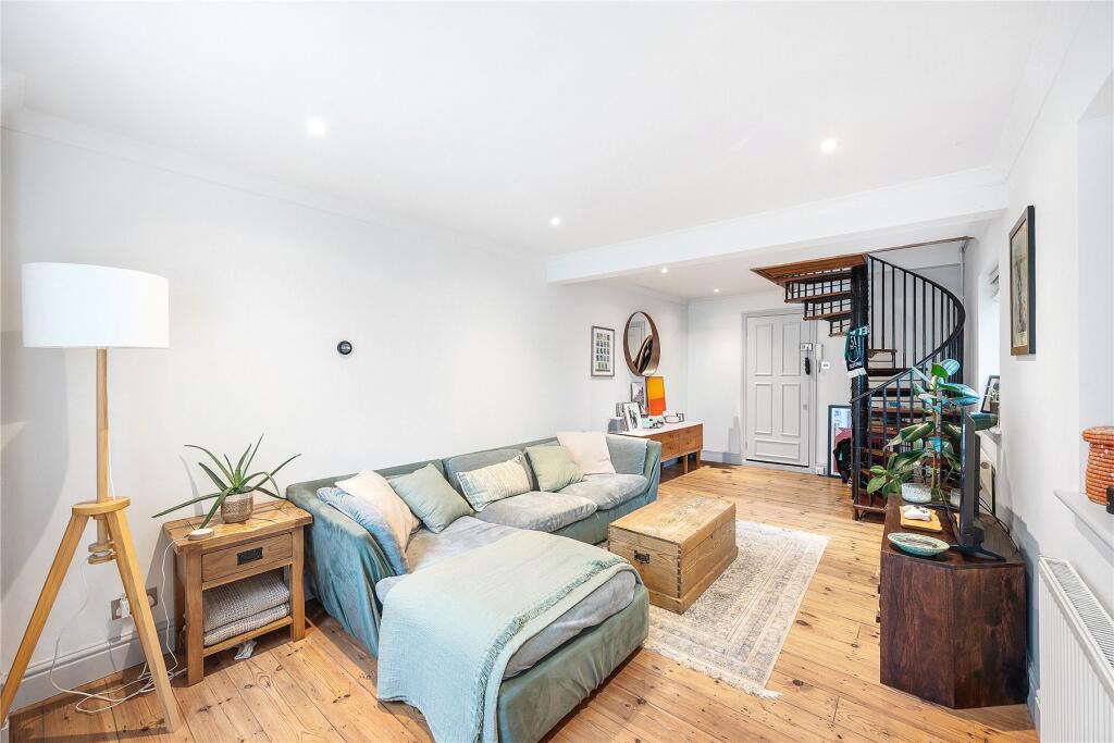 Apartment in London - View 5
