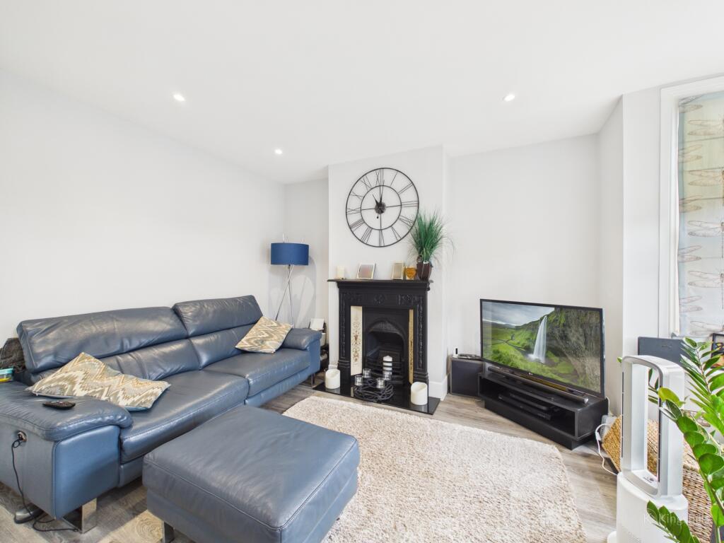 Gordon Road, High Wycombe, Buckinghamshire, HP13 6EP photo 3