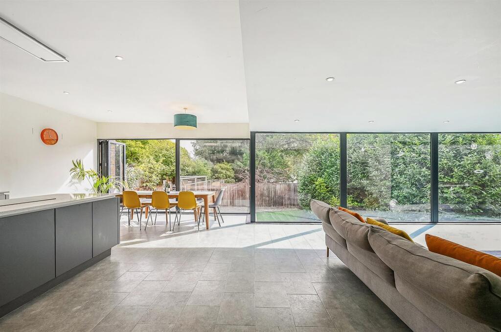 House in Reading - View 4