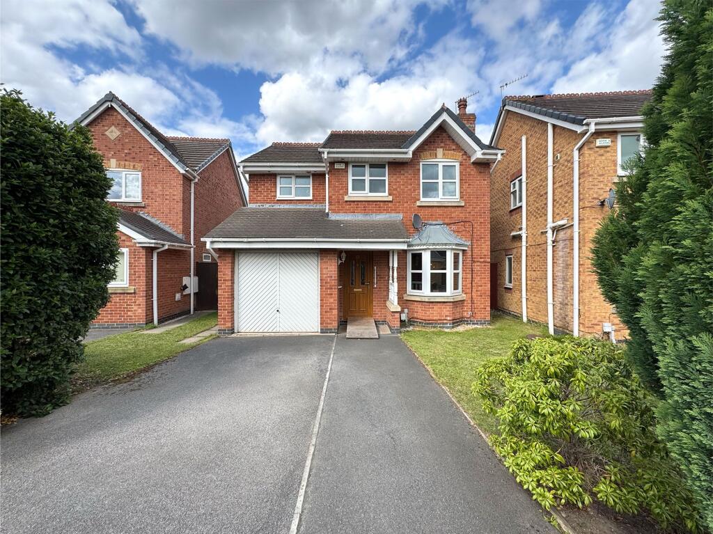 3-bed detached on Hever Grove, Huddersfield, HD5, £275,000