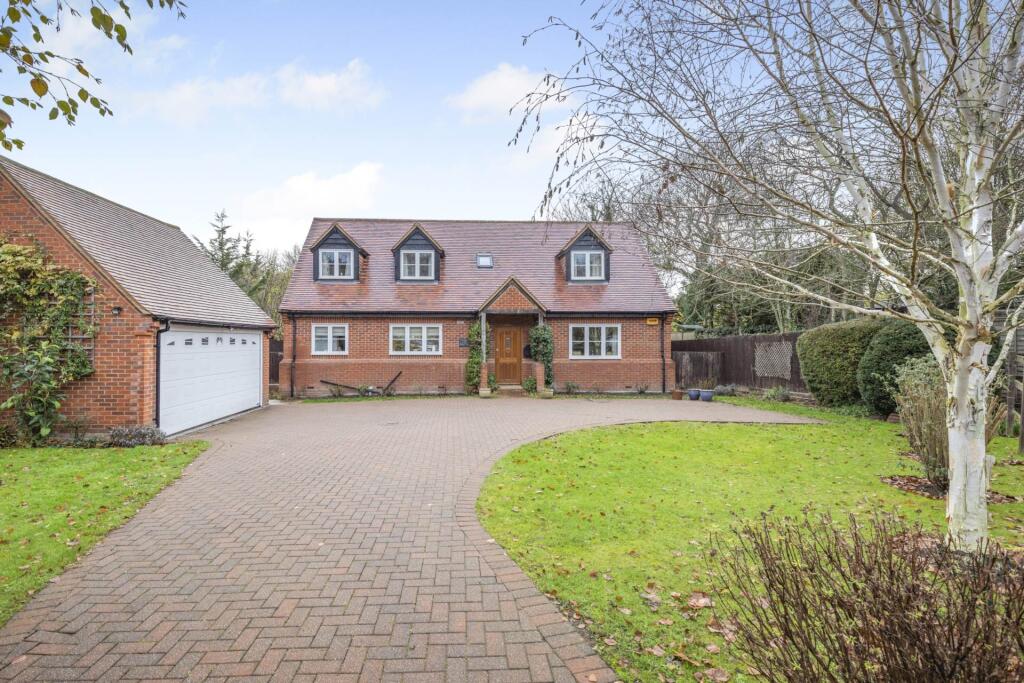 House in Aston Clinton, Buckinghamshire - View 2