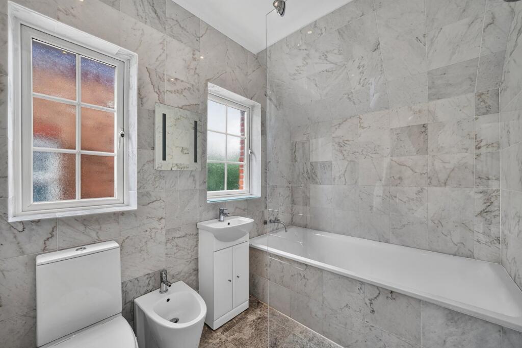 House in London - View 5