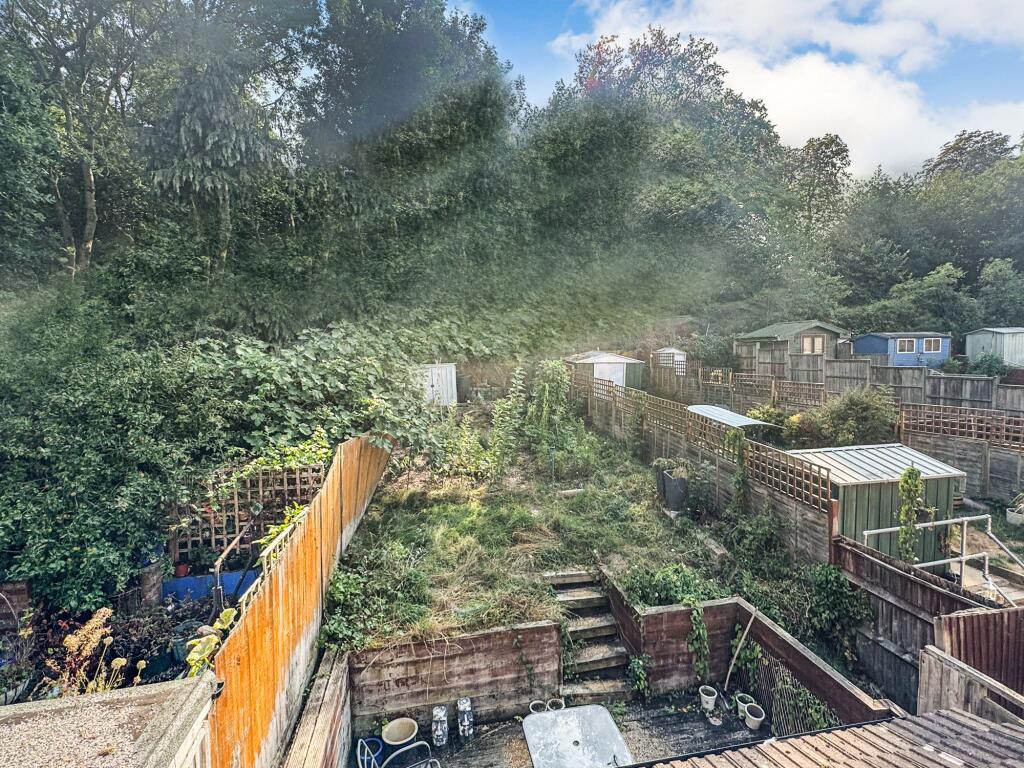 Thirlmere Avenue, Tilehurst, RG30 photo 4