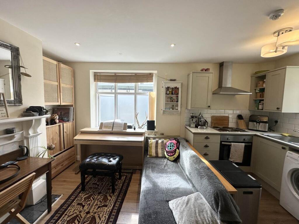 Apartment in Leeds - View 5