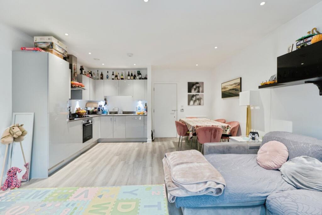 Apartment in London - View 3