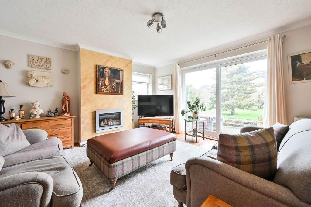 Eastwick Park Avenue, Bookham, KT23 photo 4