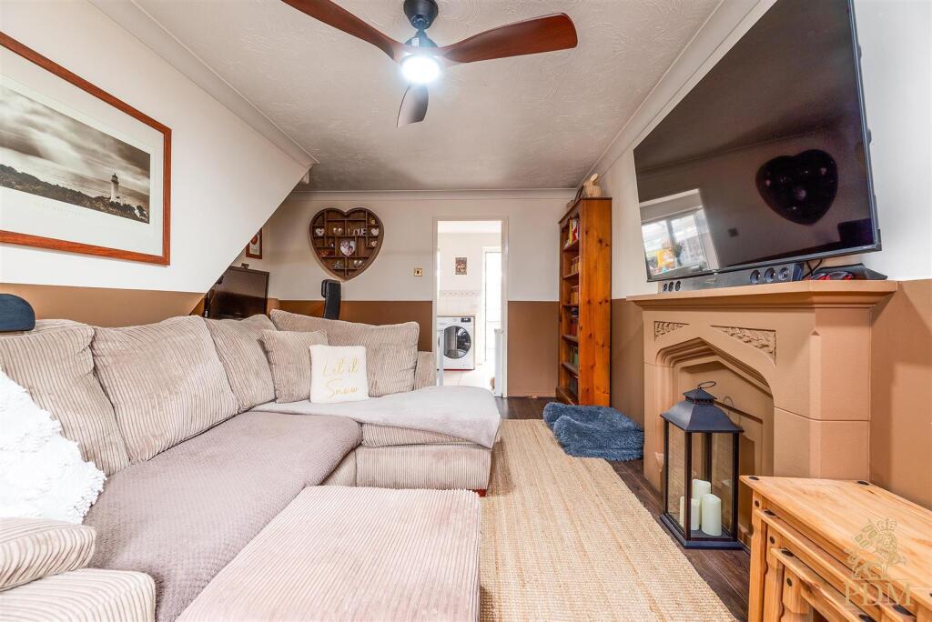 House in Ashfield, Hazelgrove, Hucknall - View 4