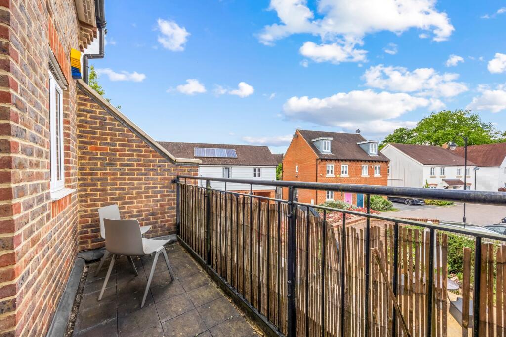House in Horsham, Broadbridge Heath - View 5
