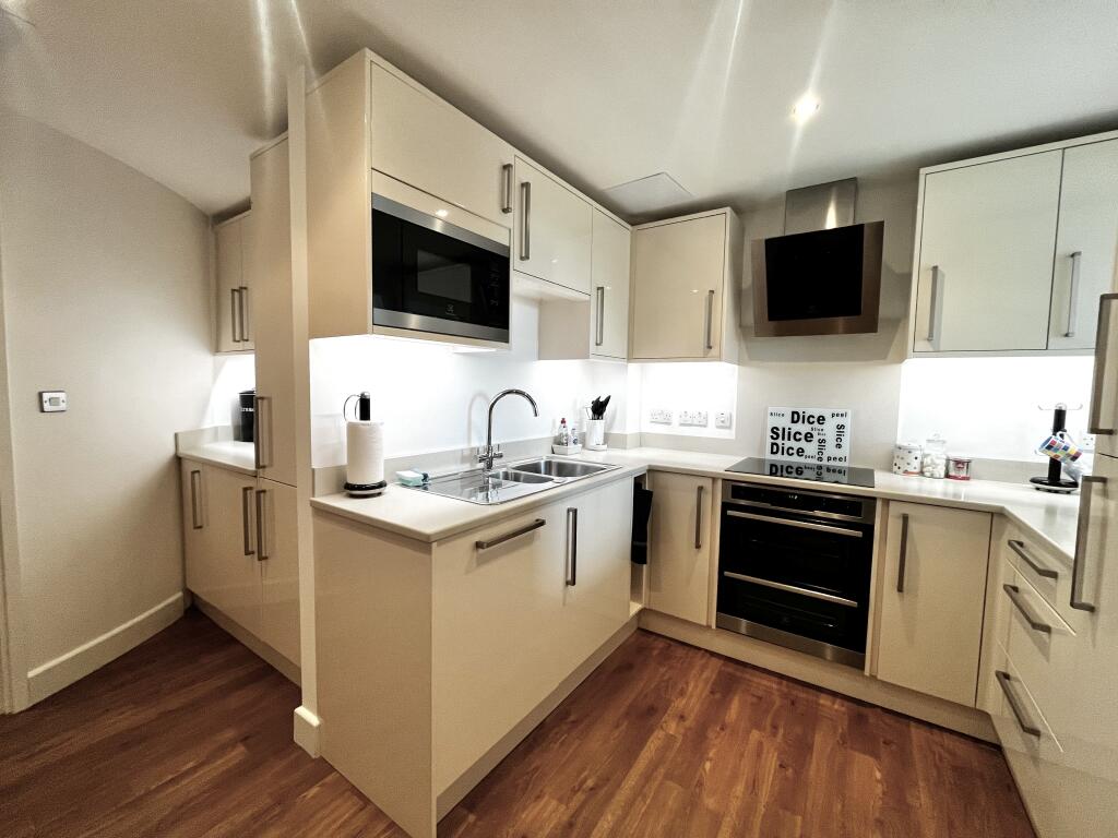 Apartment in Plymouth - More