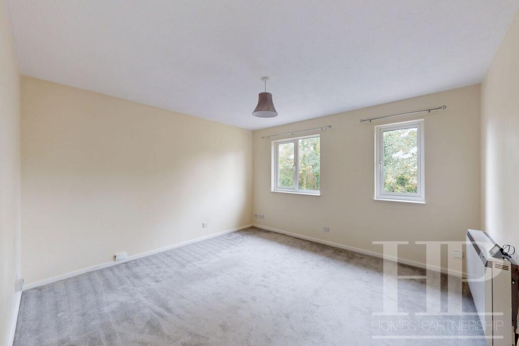 Apartment in Crawley, Northgate - View 5