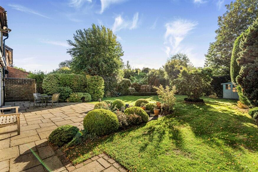 Hatching Green, Harpenden, AL5 photo 2