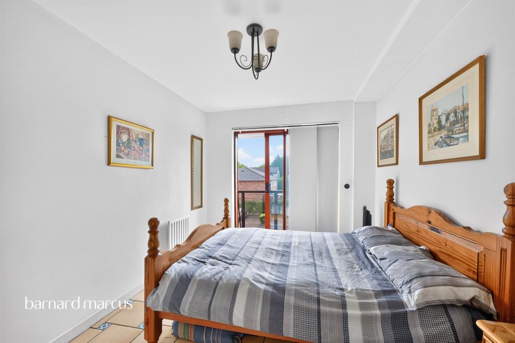 Apartment in Sutton - View 4