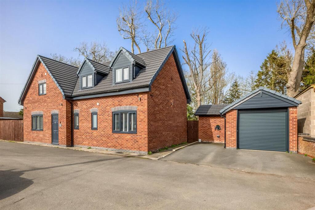 Main image of property: Verney Close, Lighthorne, Warwick