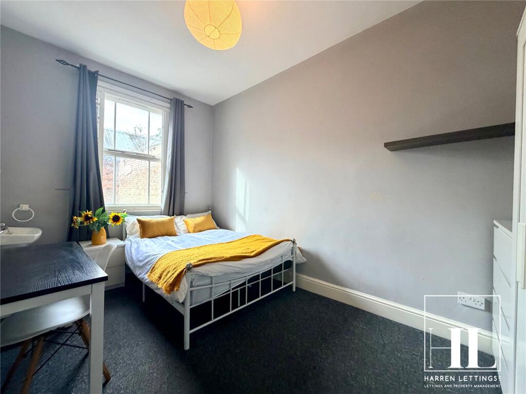 Apartment in Nottingham - More