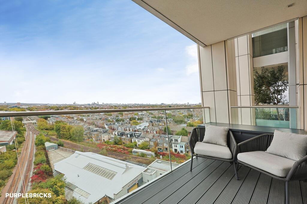 2-bed flat on Bollo Lane, London, W4, £625,000