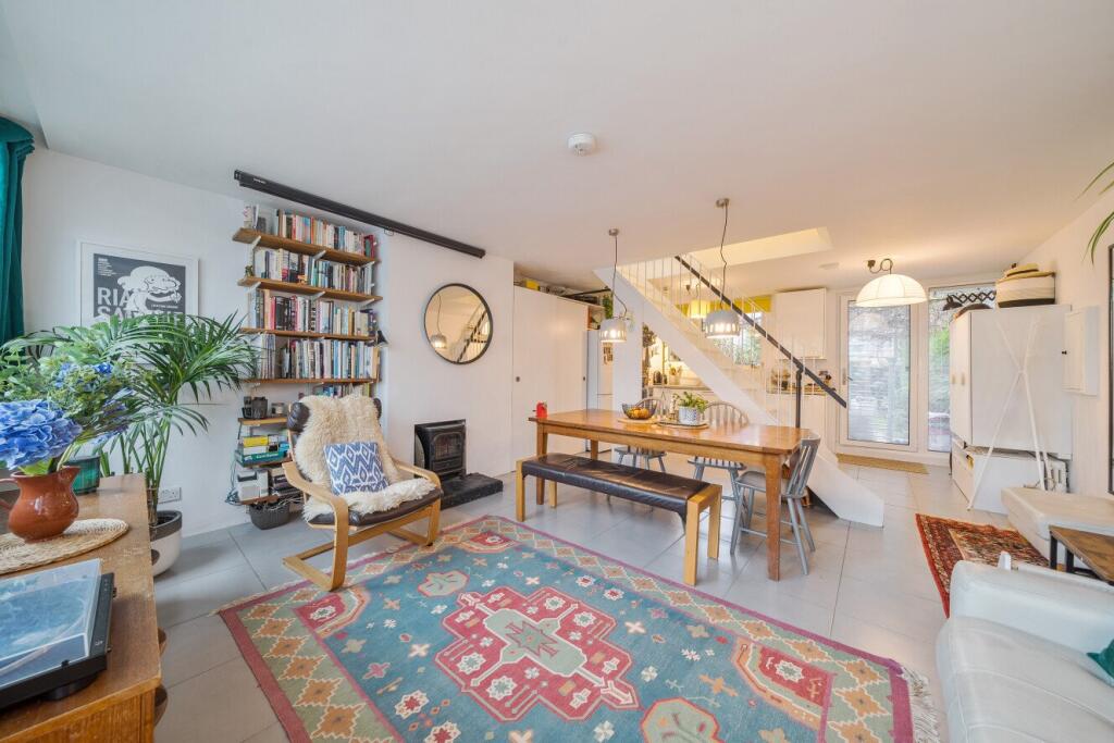 Holybourne Avenue, Putney, London, SW15 photo 4
