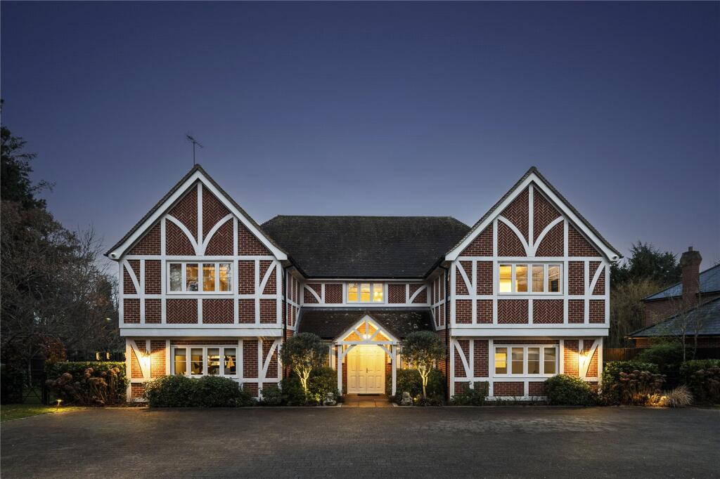 Main image of property: New Road, Shiplake, Henley On Thames, RG9