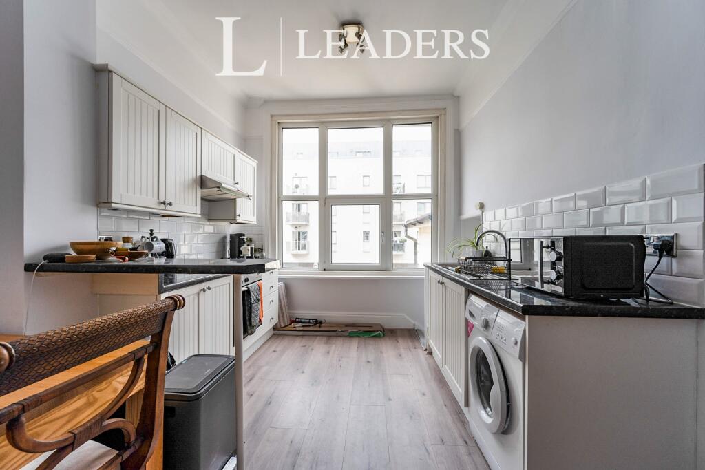 Apartment in Portsmouth, Southsea - View 2