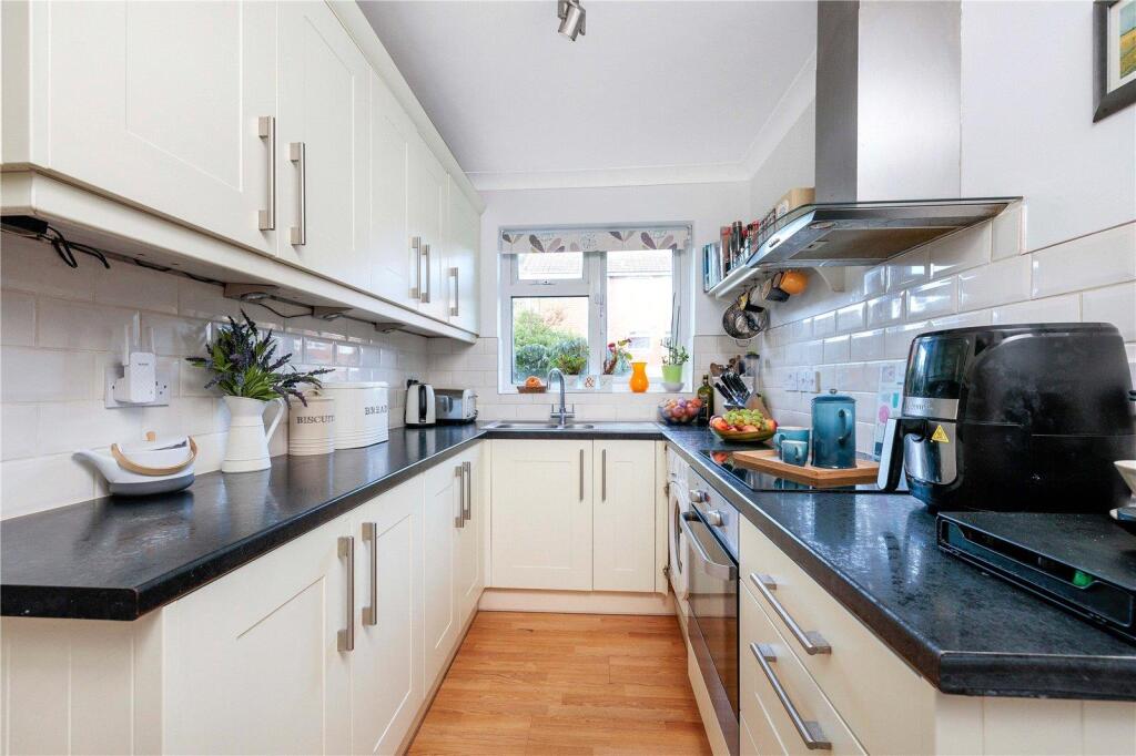 Apartment in Bromley - View 5