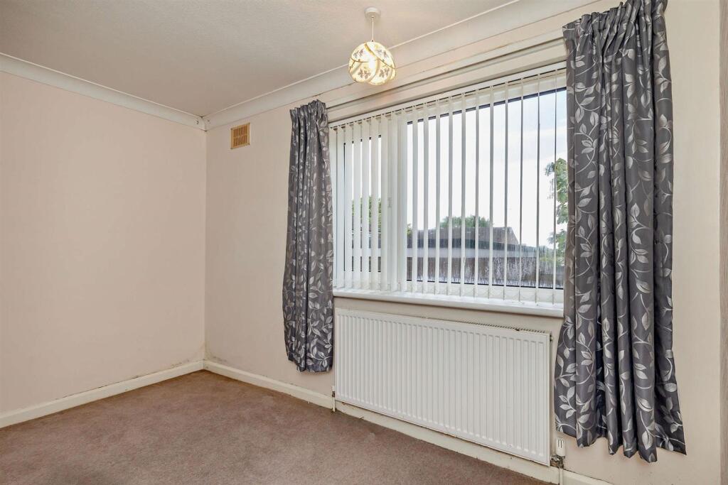 Larkhall Place, Mansfield - More
