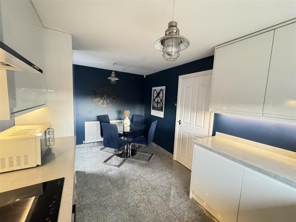 House in Ashfield, Sutton in Ashfield, Huthwaite - More